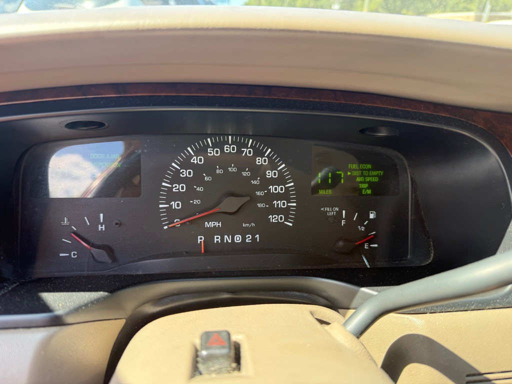 2000 Lincoln Town Car Image 14