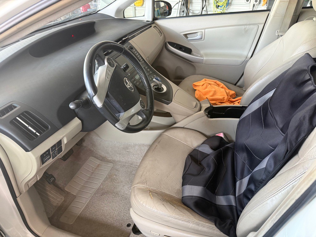2010 Toyota Prius Image 6