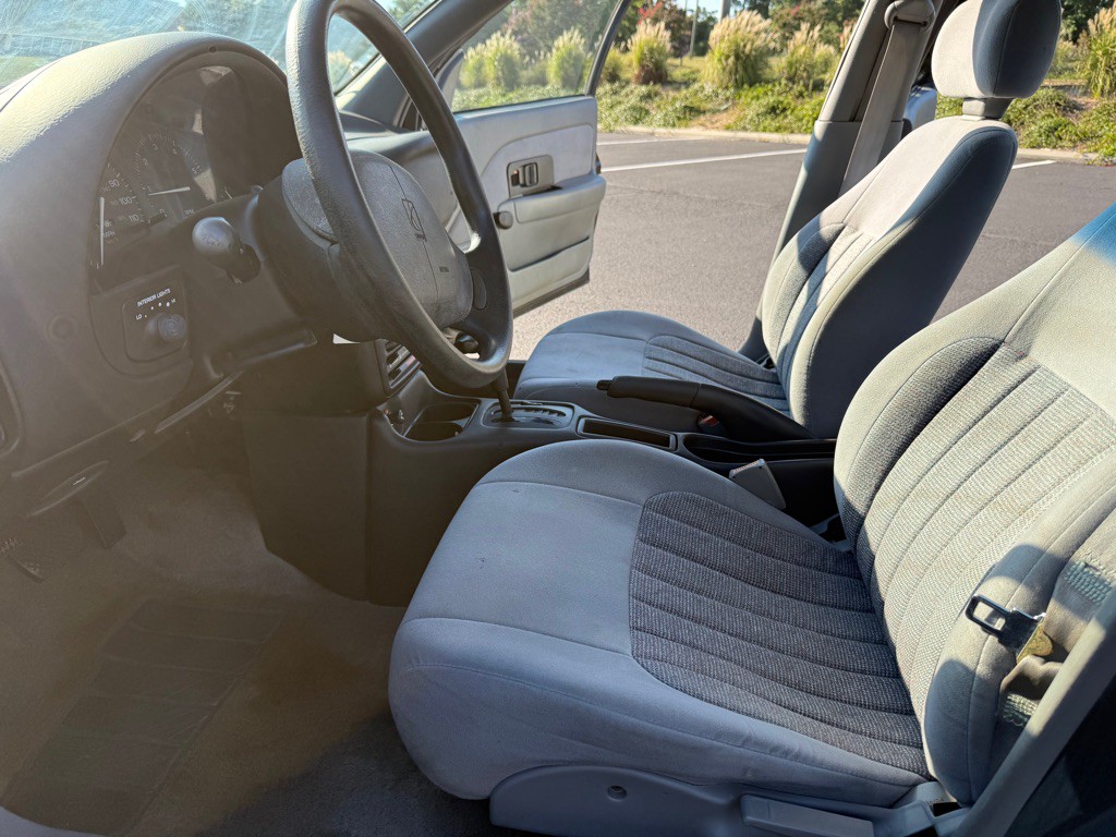 1995 Saturn SL1 Image 14