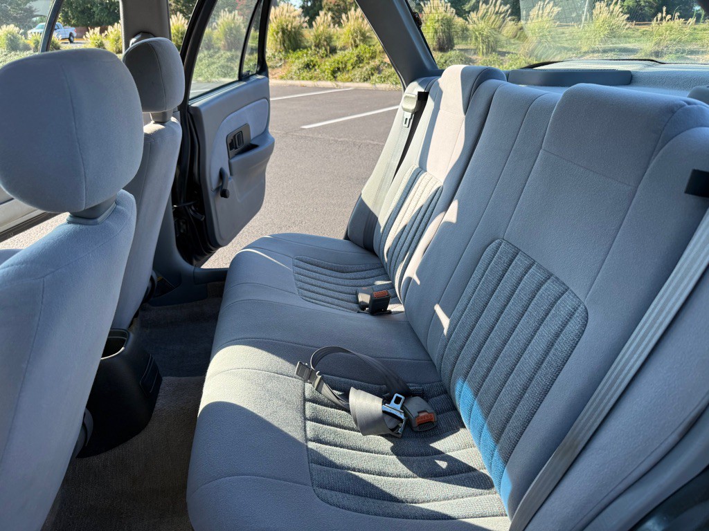 1995 Saturn SL1 Image 21