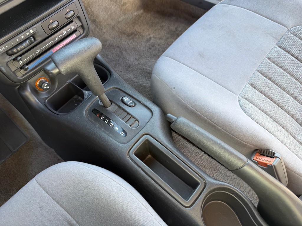 1995 Saturn SL1 Image 26
