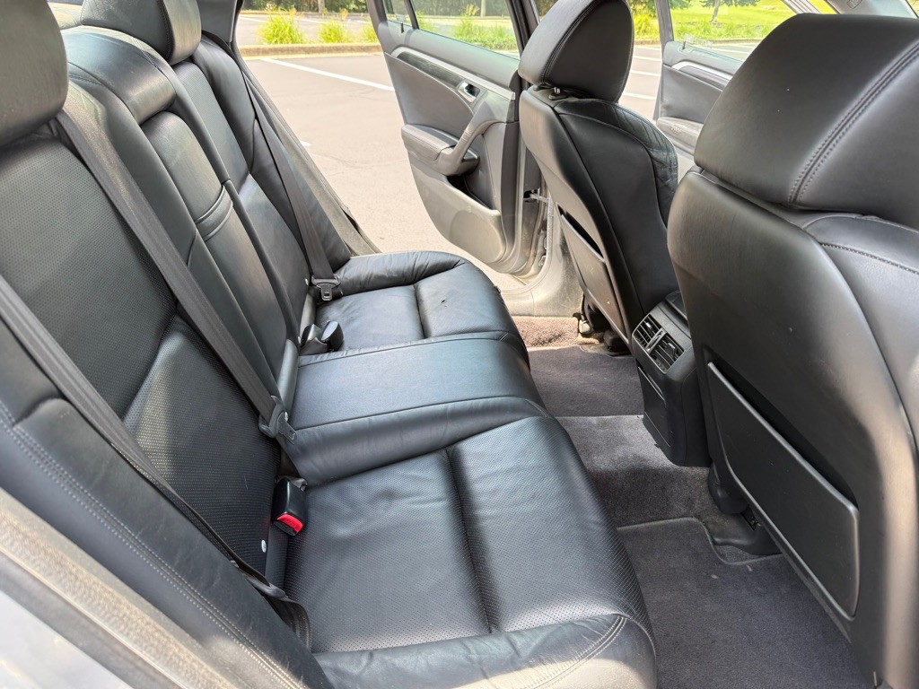 2005 Acura TL Image 15