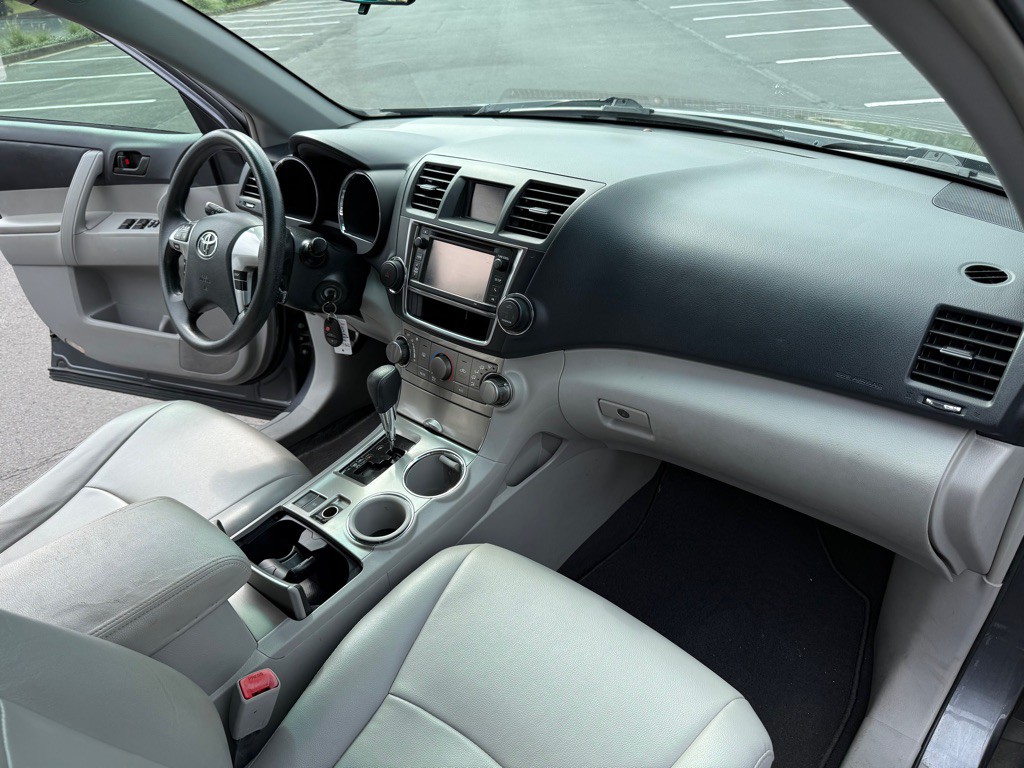 2013 Toyota Highlander Image 14