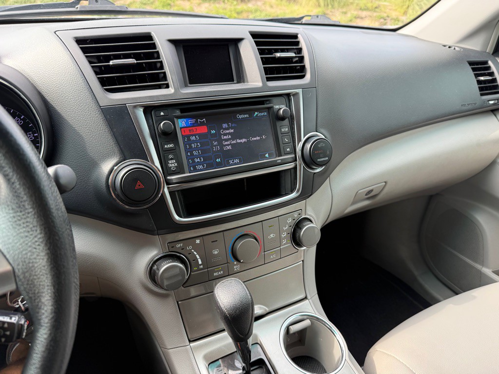 2013 Toyota Highlander Image 20