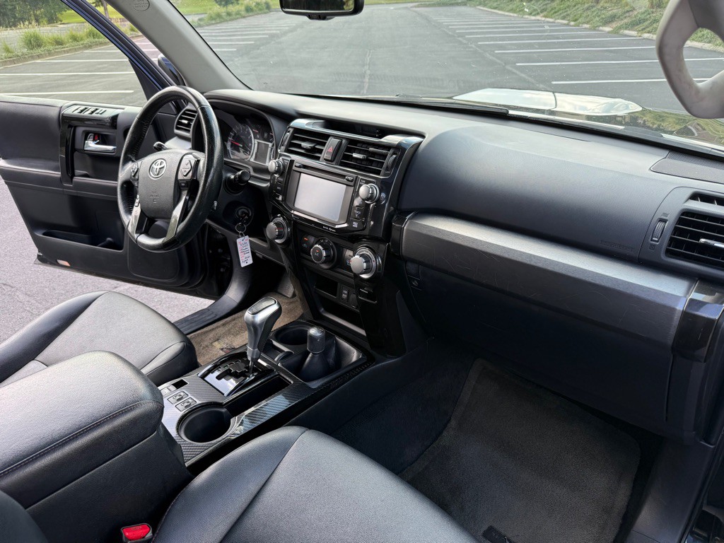 2017 Toyota 4Runner Image 15