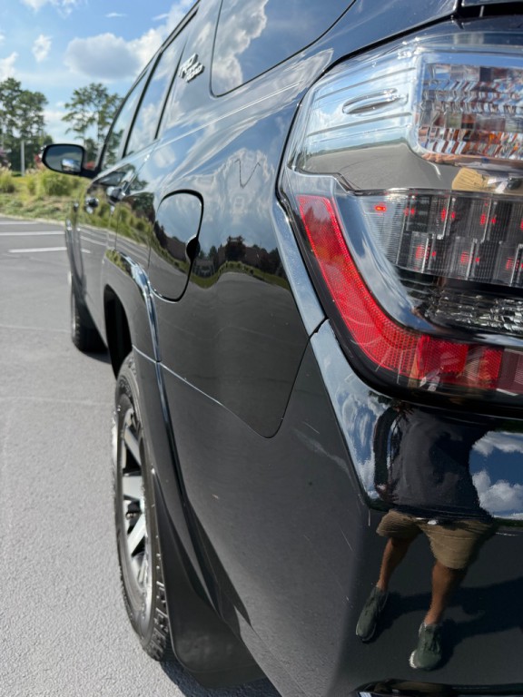 2017 Toyota 4Runner Image 32