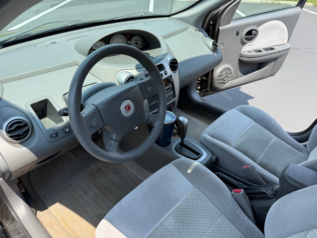 2007 Saturn ION Image 12