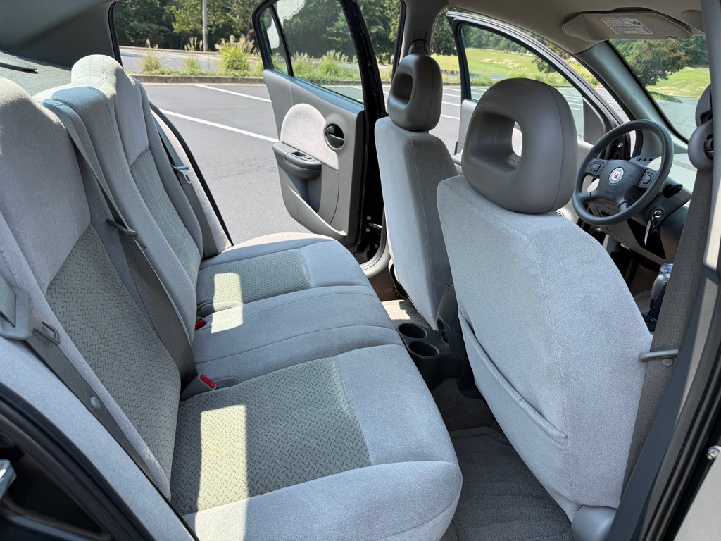 2007 Saturn ION Image 15