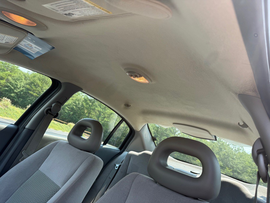 2007 Saturn ION Image 22
