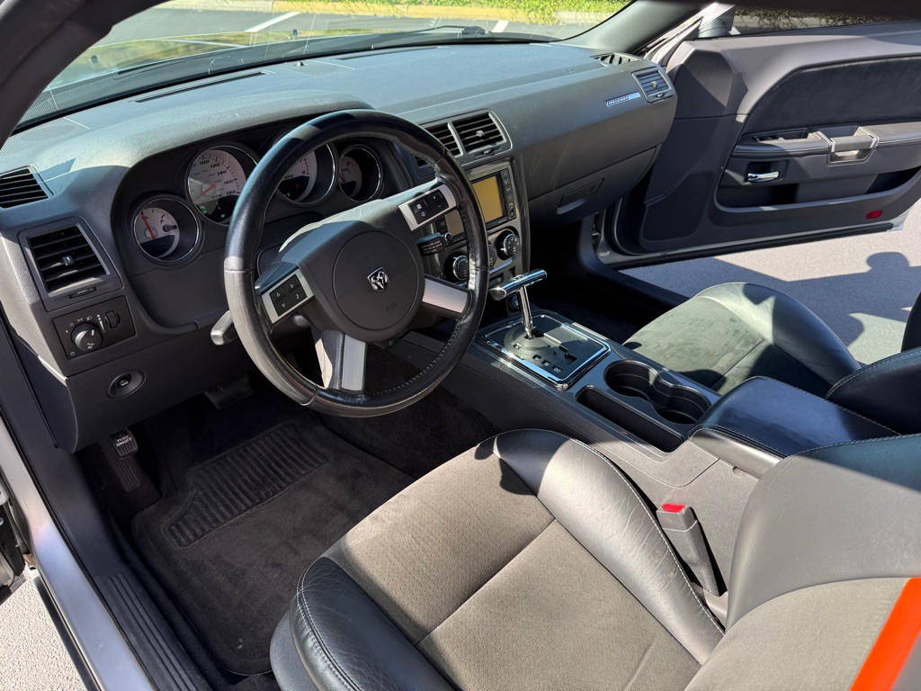 2008 Dodge Challenger Image 22