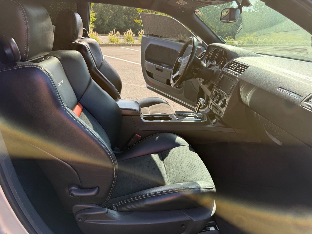 2008 Dodge Challenger Image 23