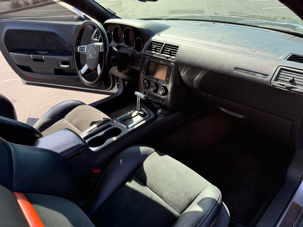 2008 Dodge Challenger Image 24