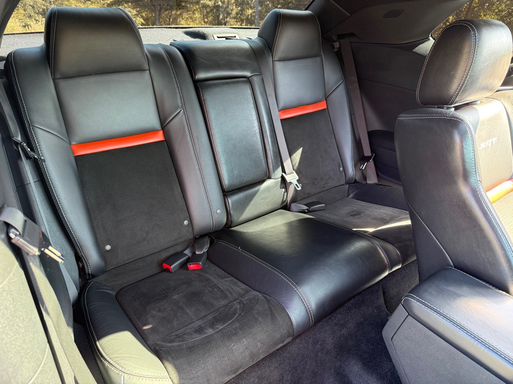 2008 Dodge Challenger Image 25