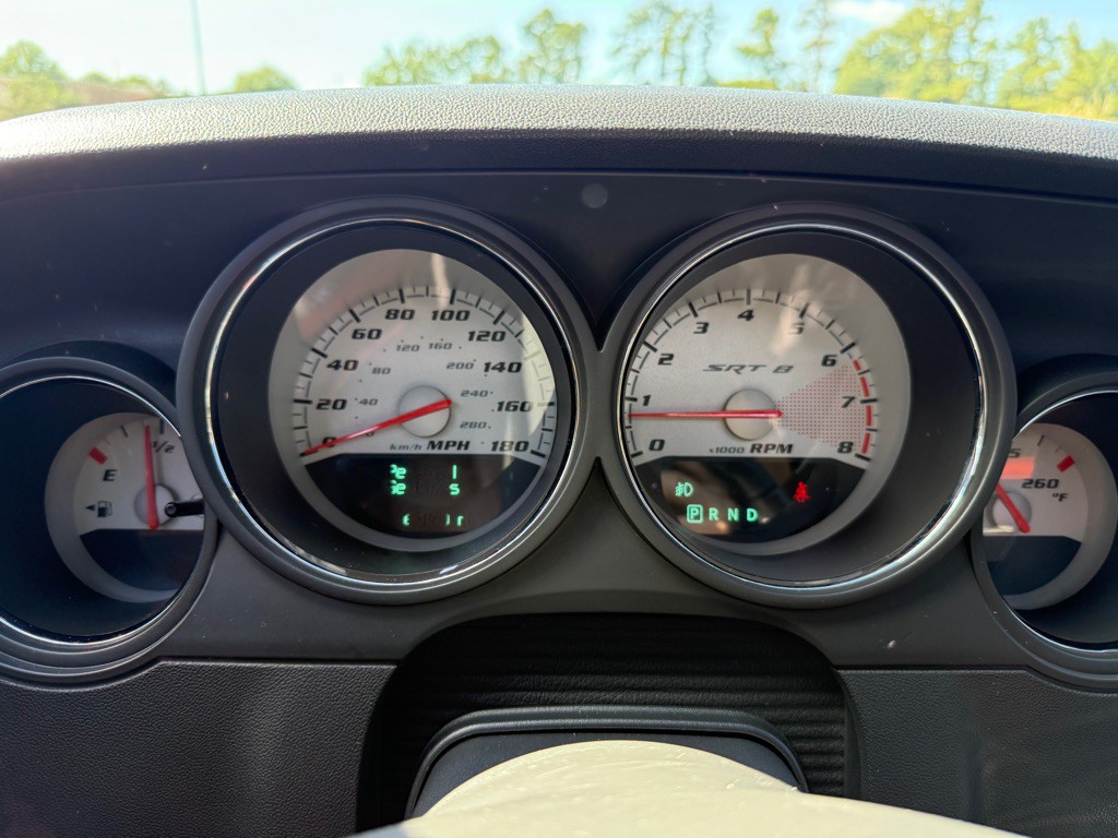 2008 Dodge Challenger Image 26