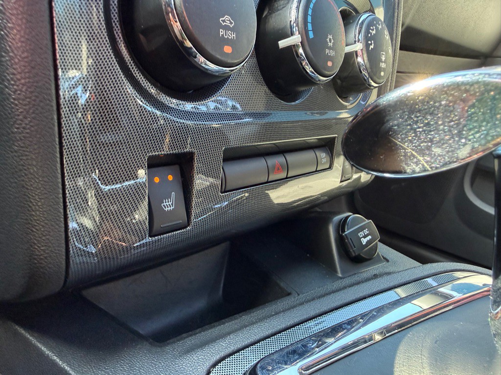 2008 Dodge Challenger Image 33
