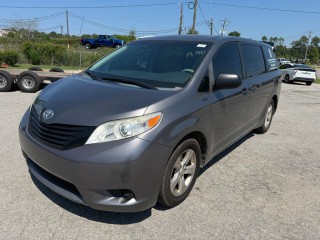 Image for 2014 Toyota Sienna  ID: 7632959