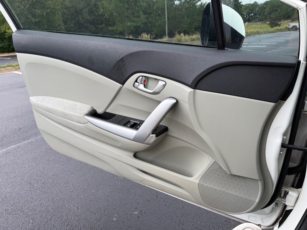 2012 Honda Civic Image 24