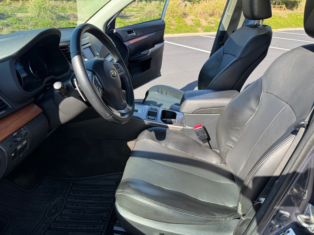2014 Subaru Outback Image 10