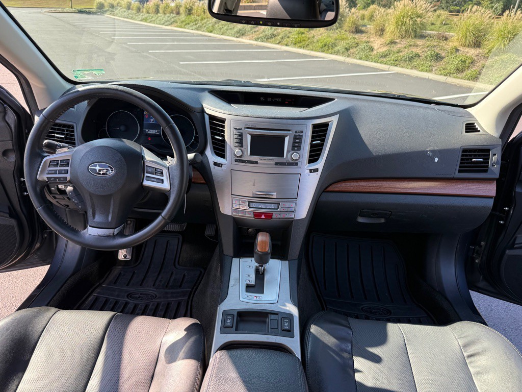 2014 Subaru Outback Image 12