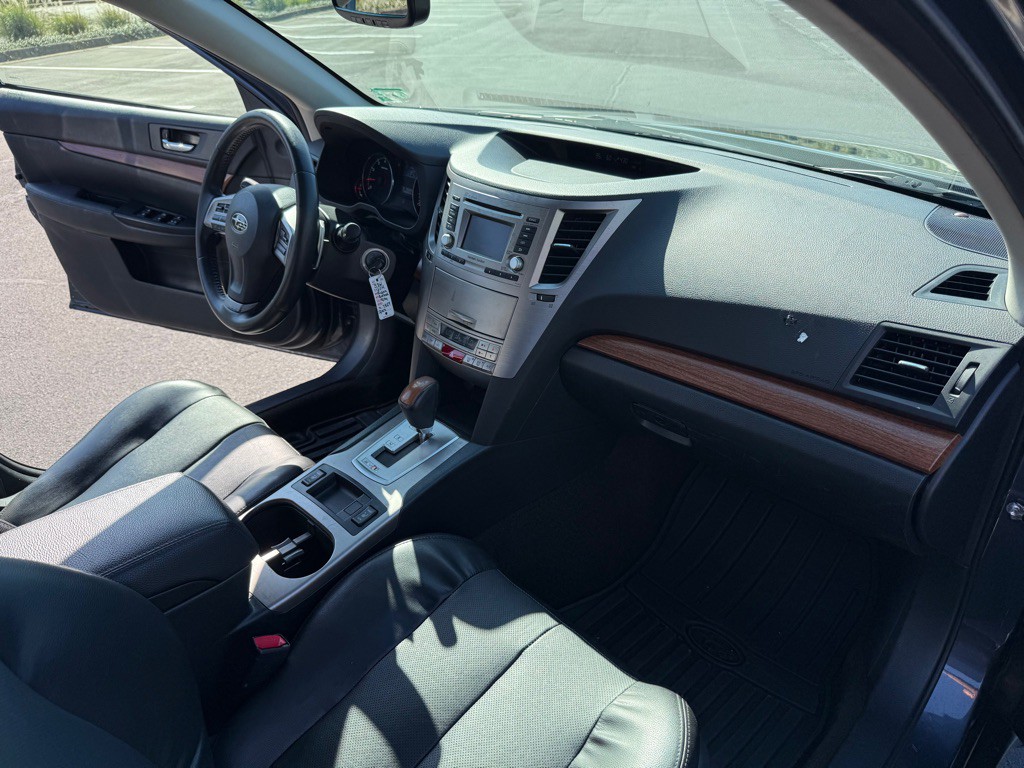 2014 Subaru Outback Image 14