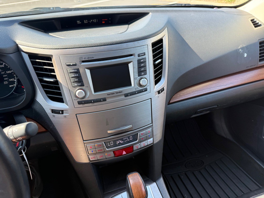 2014 Subaru Outback Image 19