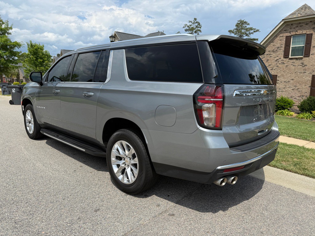 2023 Chevrolet Suburban Image 4