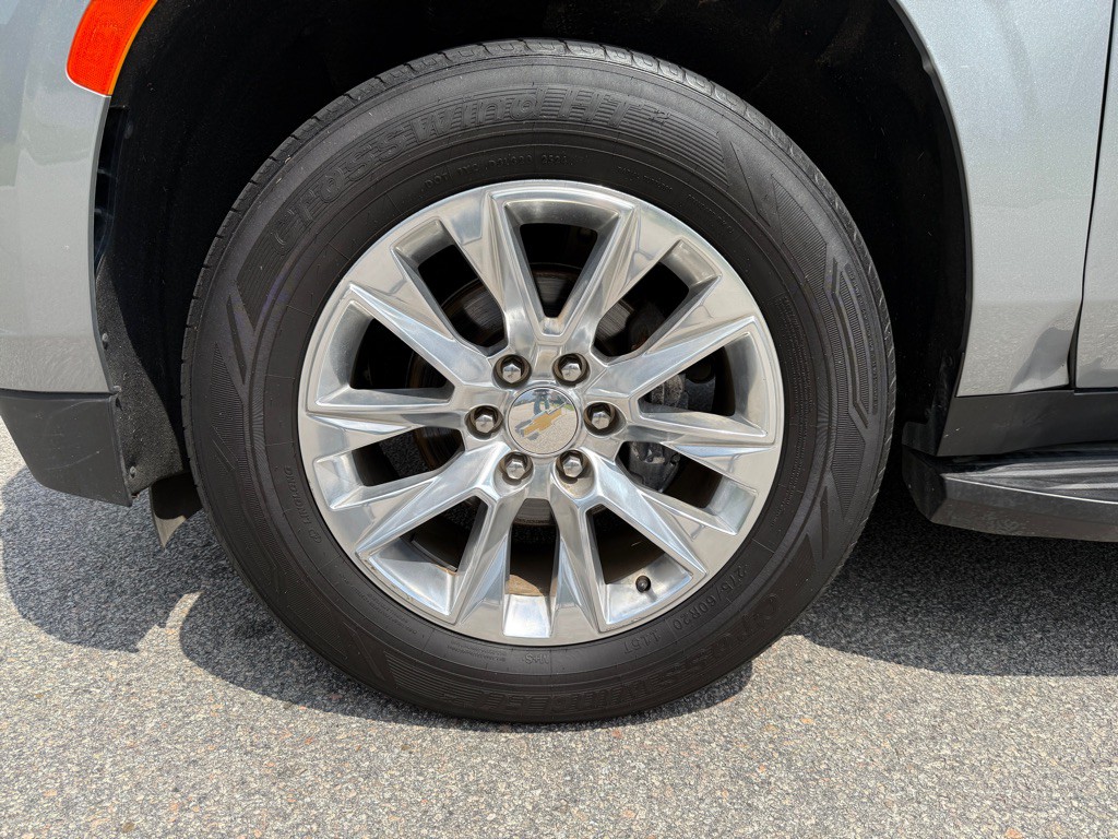 2023 Chevrolet Suburban Image 7