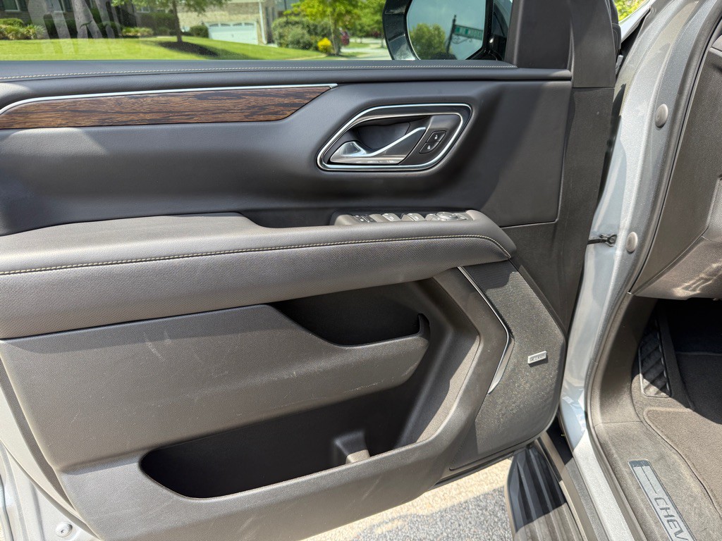 2023 Chevrolet Suburban Image 9