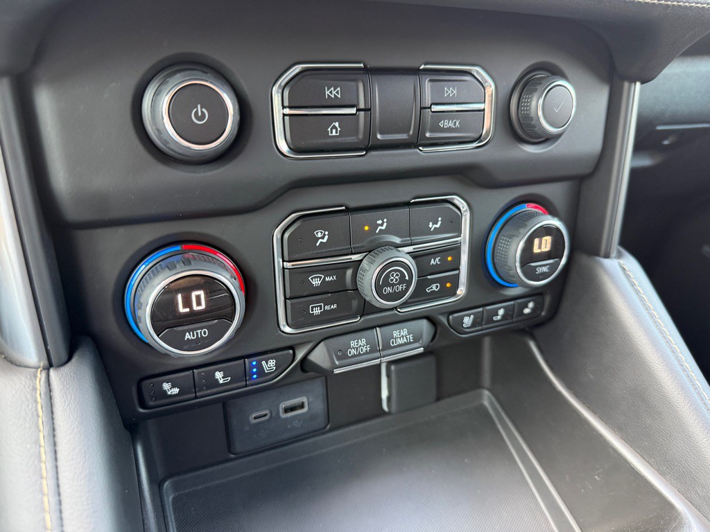 2023 Chevrolet Suburban Image 16