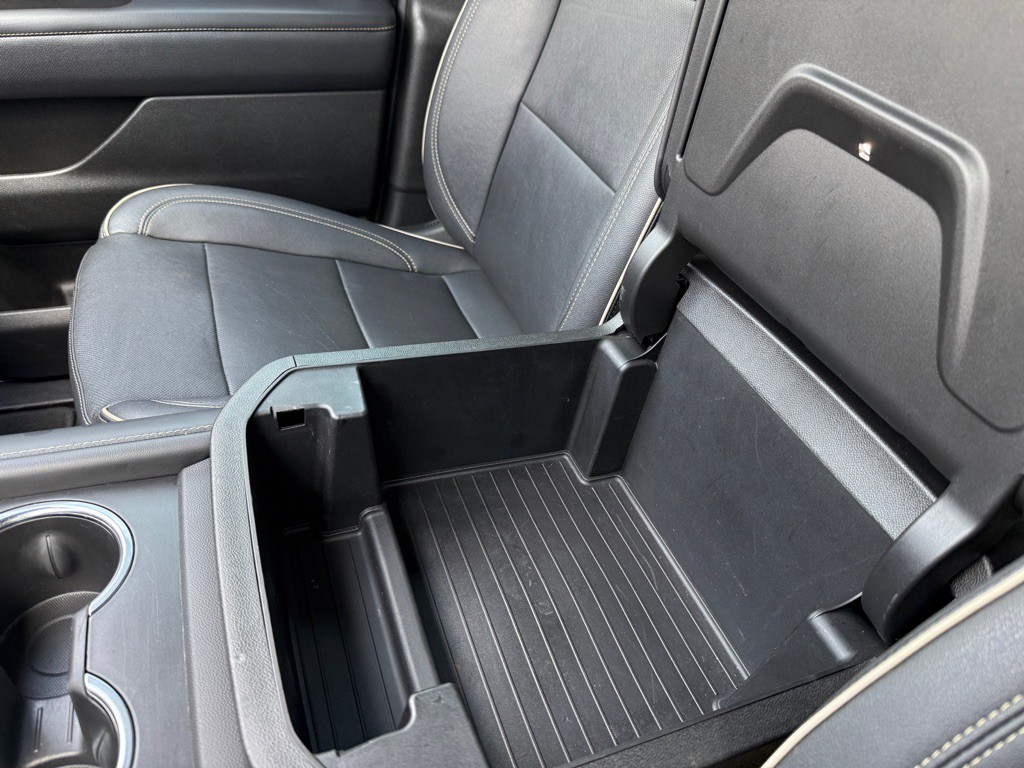 2023 Chevrolet Suburban Image 17