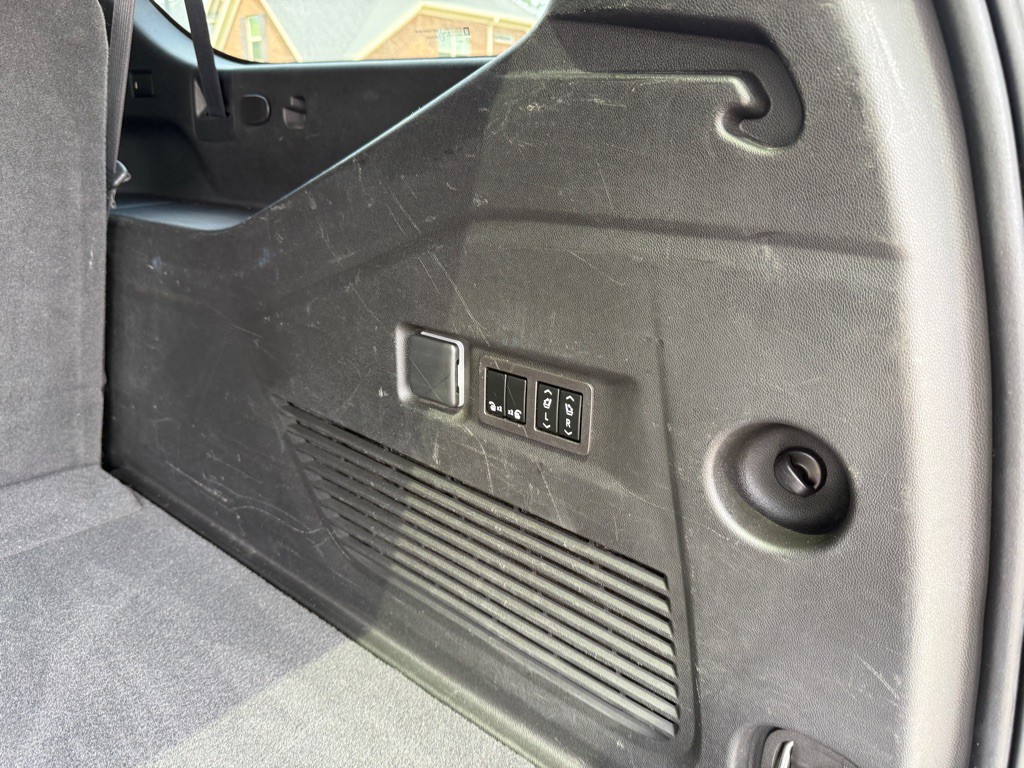 2023 Chevrolet Suburban Image 23