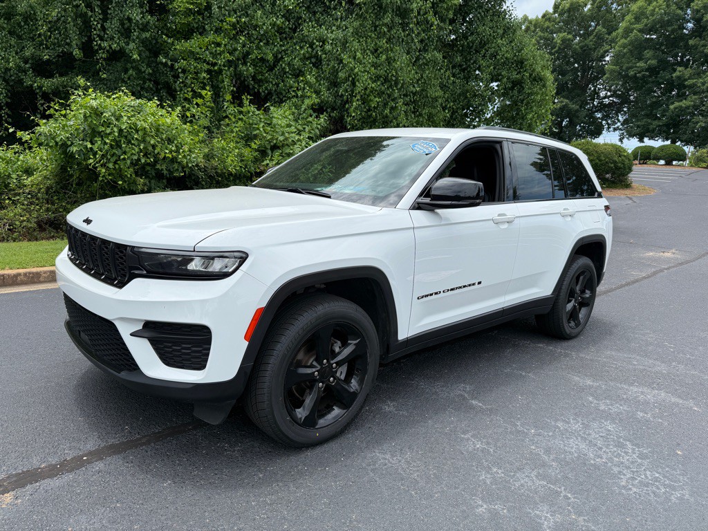 2023 Jeep Grand Cherokee Image 1