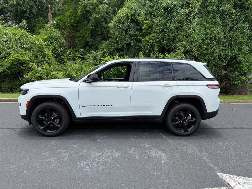 2023 Jeep Grand Cherokee Image 3