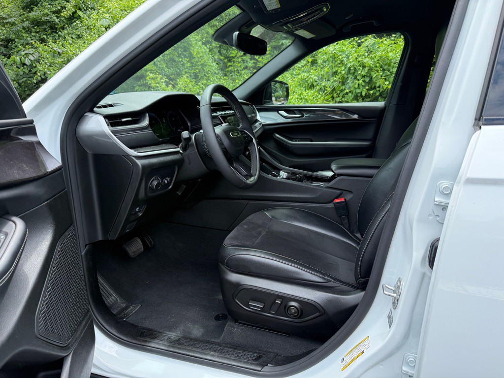 2023 Jeep Grand Cherokee Image 5