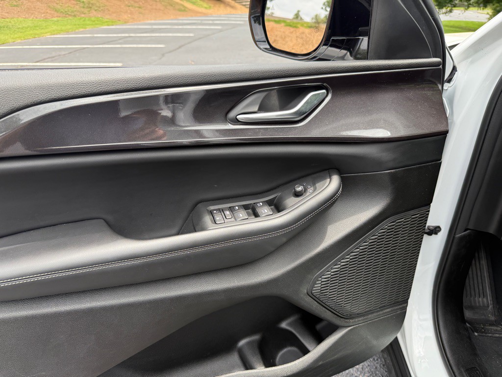 2023 Jeep Grand Cherokee Image 9