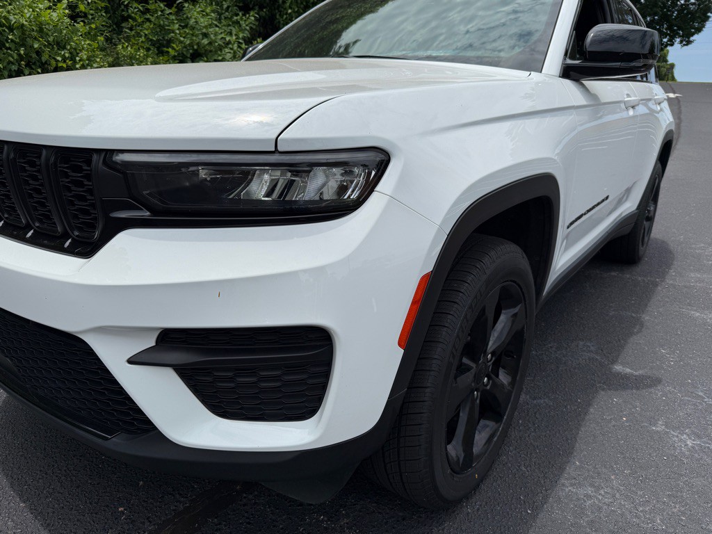 2023 Jeep Grand Cherokee Image 25