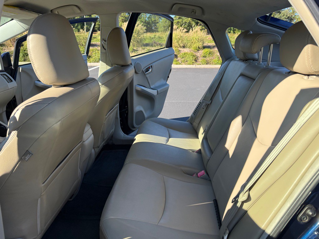 2012 Toyota Prius Image 17
