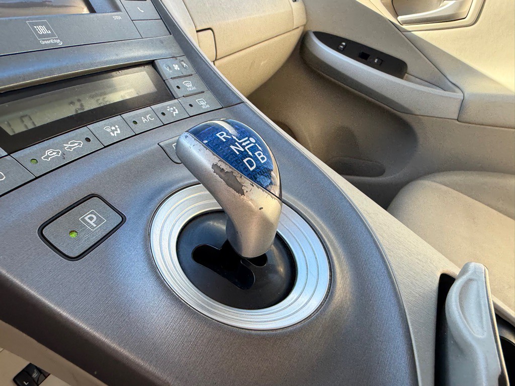 2012 Toyota Prius Image 39