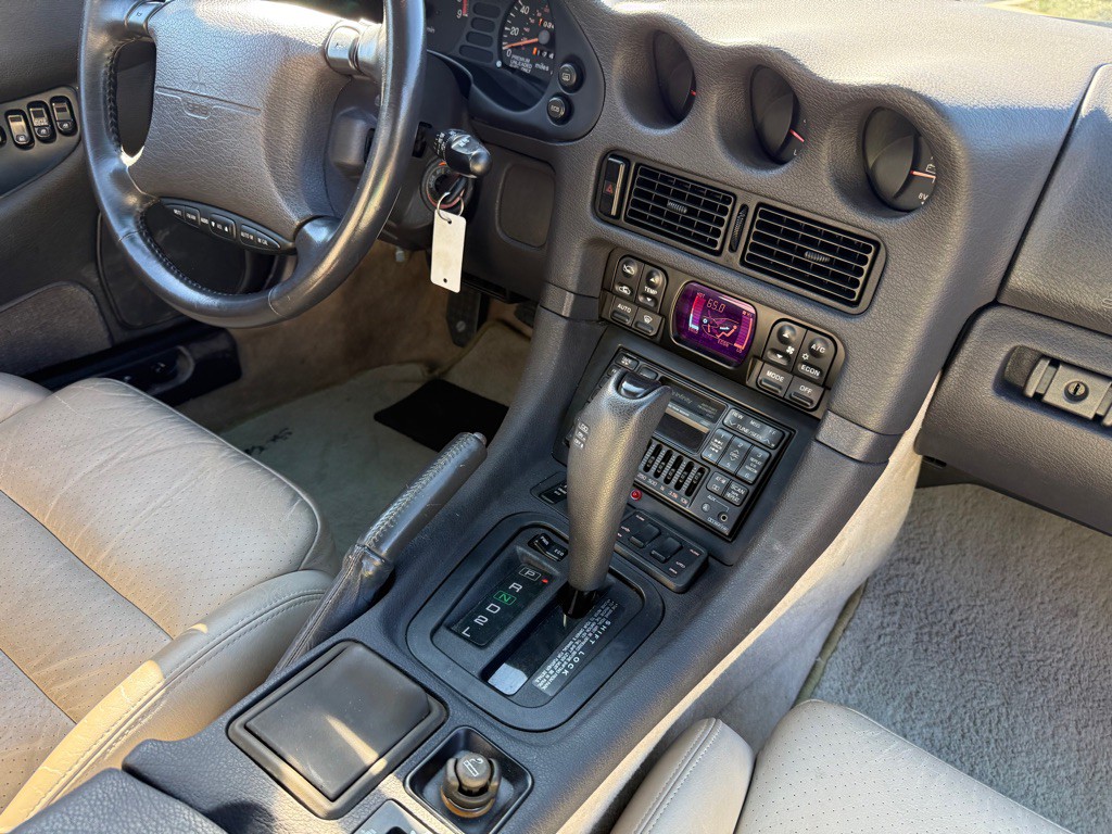 1995 Mitsubishi 3000GT Image 26