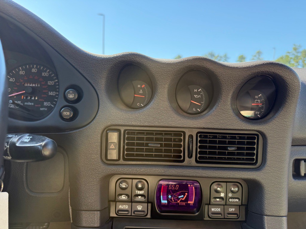 1995 Mitsubishi 3000GT Image 27