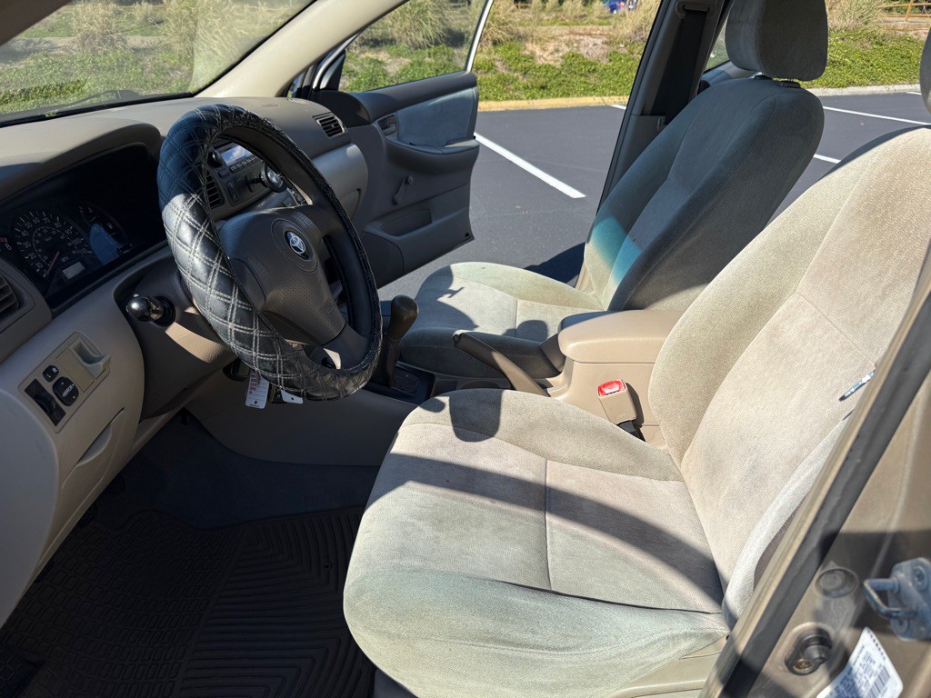 2004 Toyota Corolla Image 10