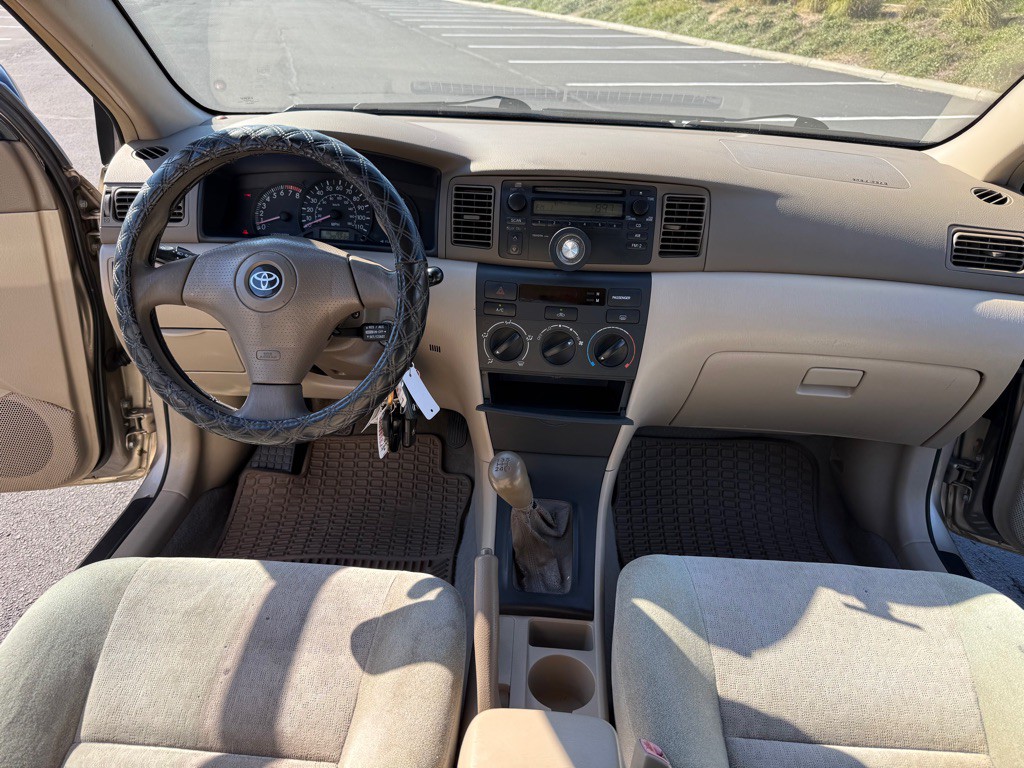 2004 Toyota Corolla Image 12
