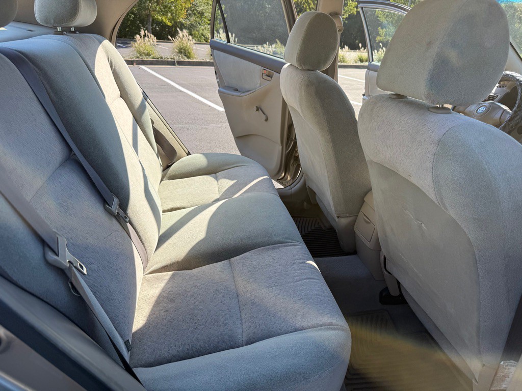 2004 Toyota Corolla Image 15