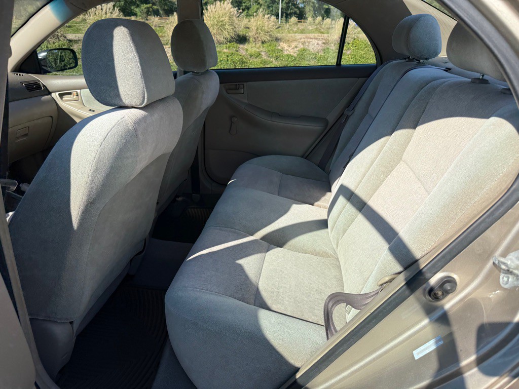 2004 Toyota Corolla Image 17