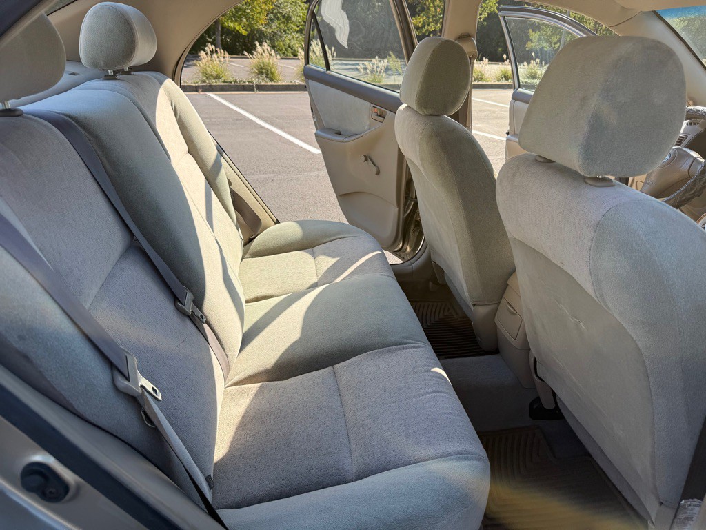 2004 Toyota Corolla Image 18