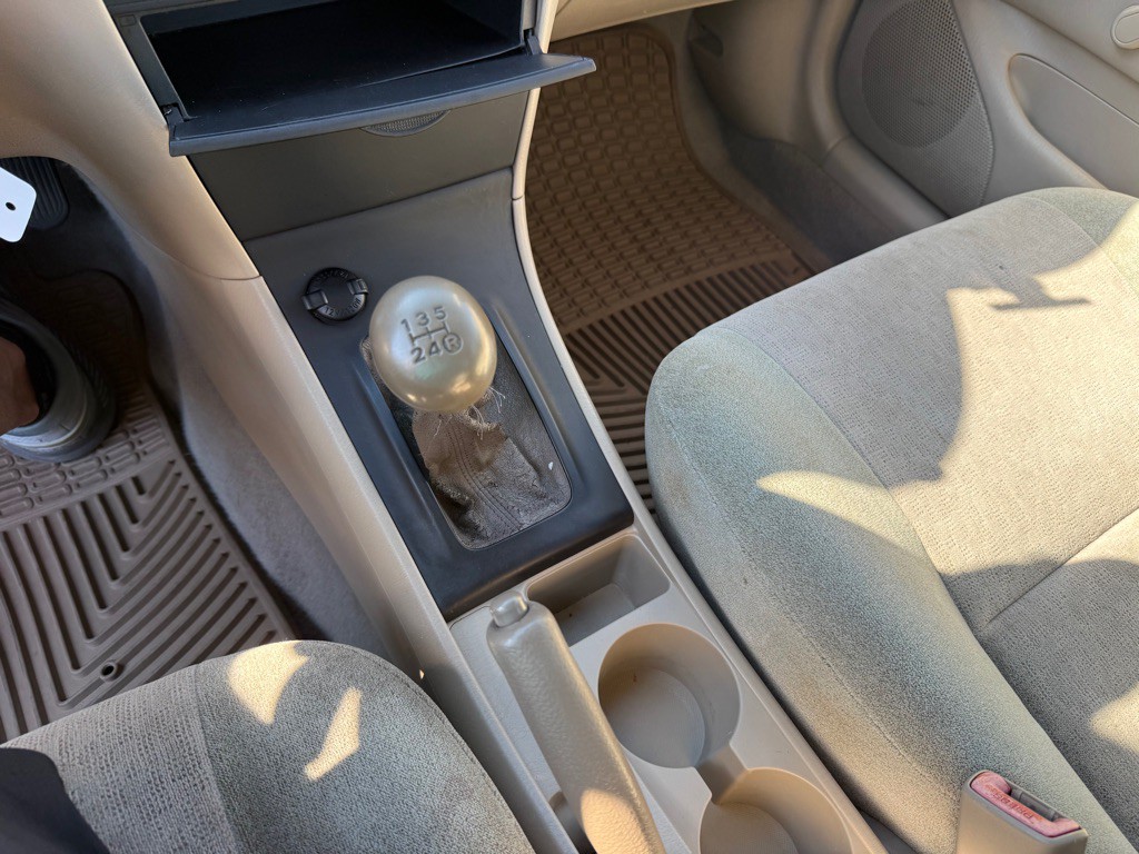 2004 Toyota Corolla Image 21