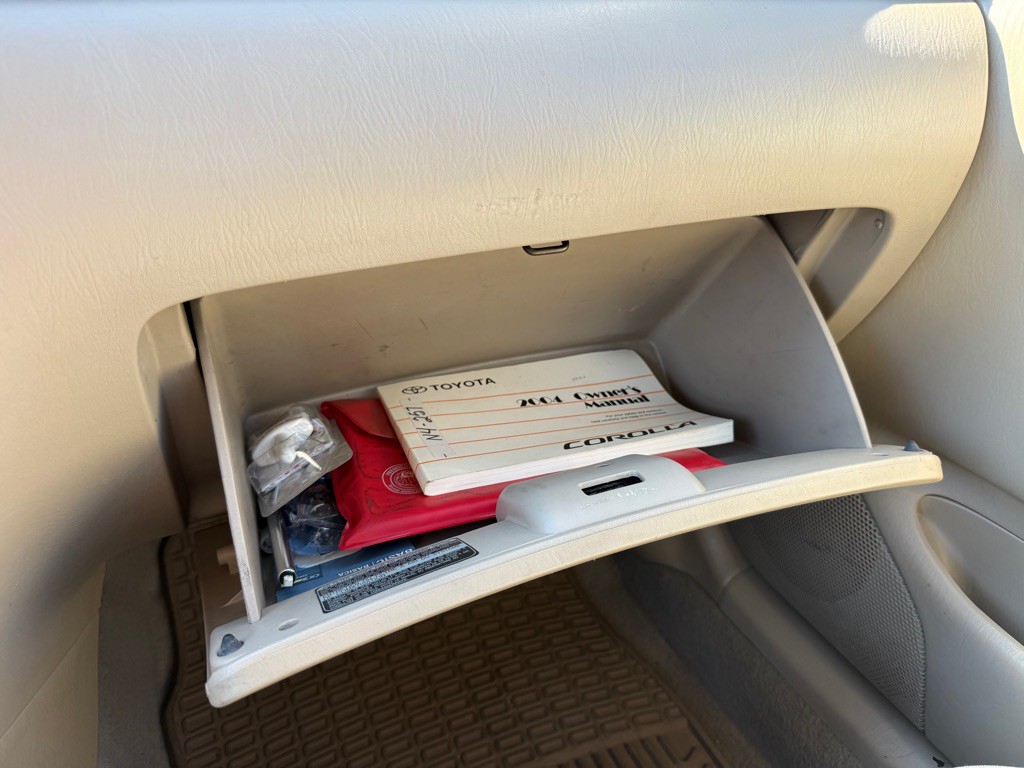 2004 Toyota Corolla Image 22