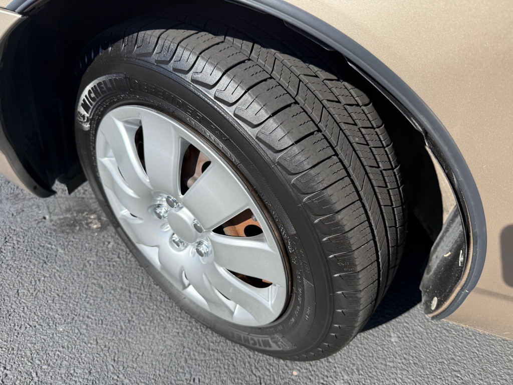 2004 Toyota Corolla Image 25