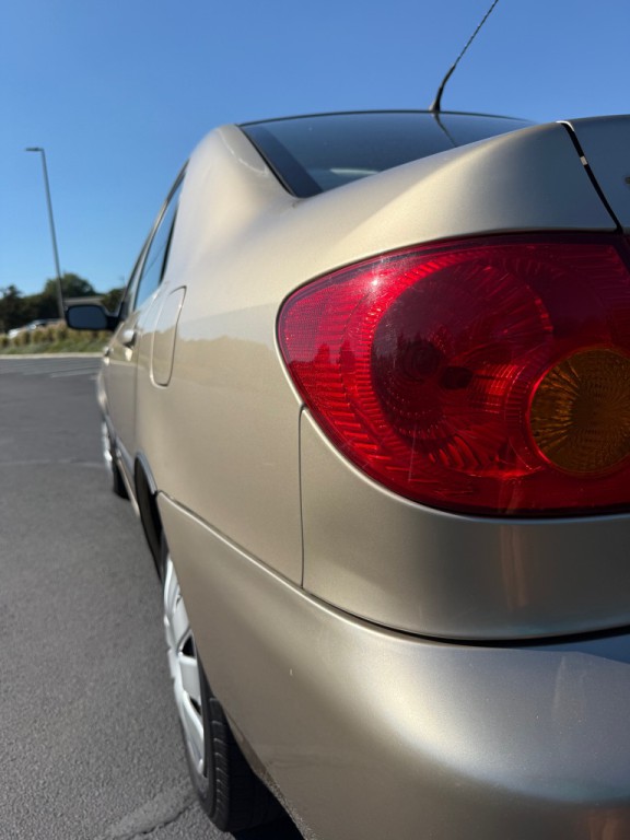 2004 Toyota Corolla Image 30