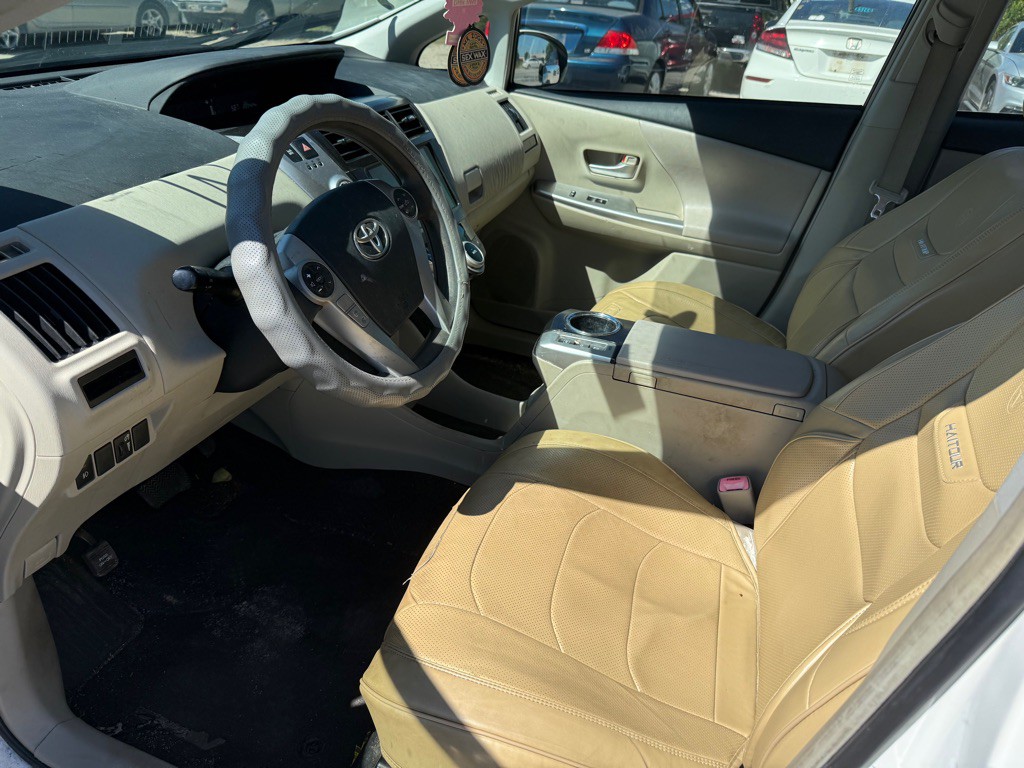 2012 Toyota Prius Image 5